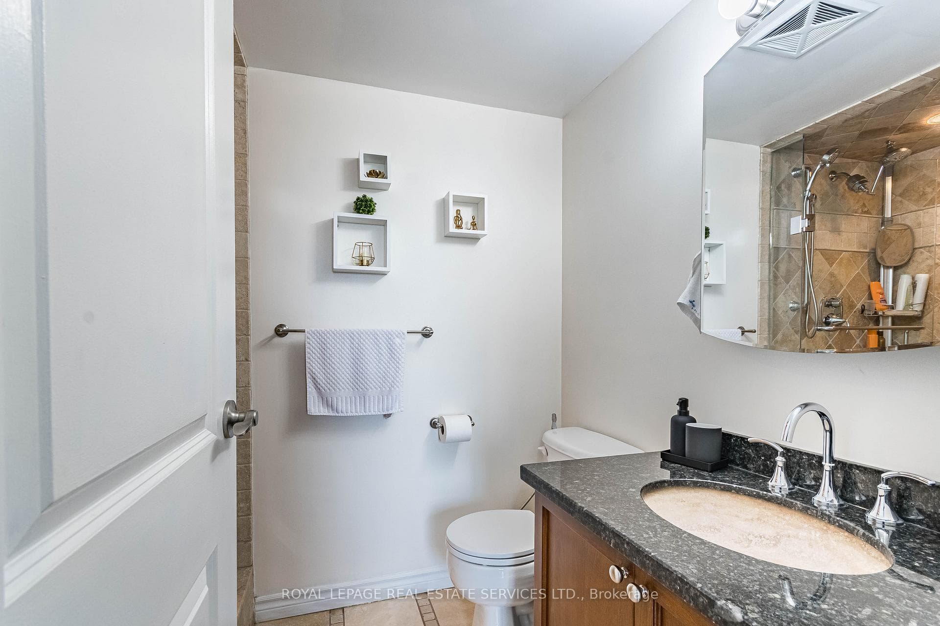 1000 Cedarglen Gate Unit 619 photo 27