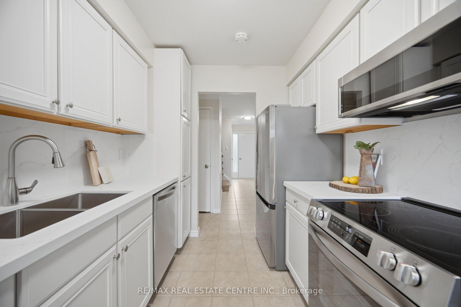 706 Carrying Place photo 20