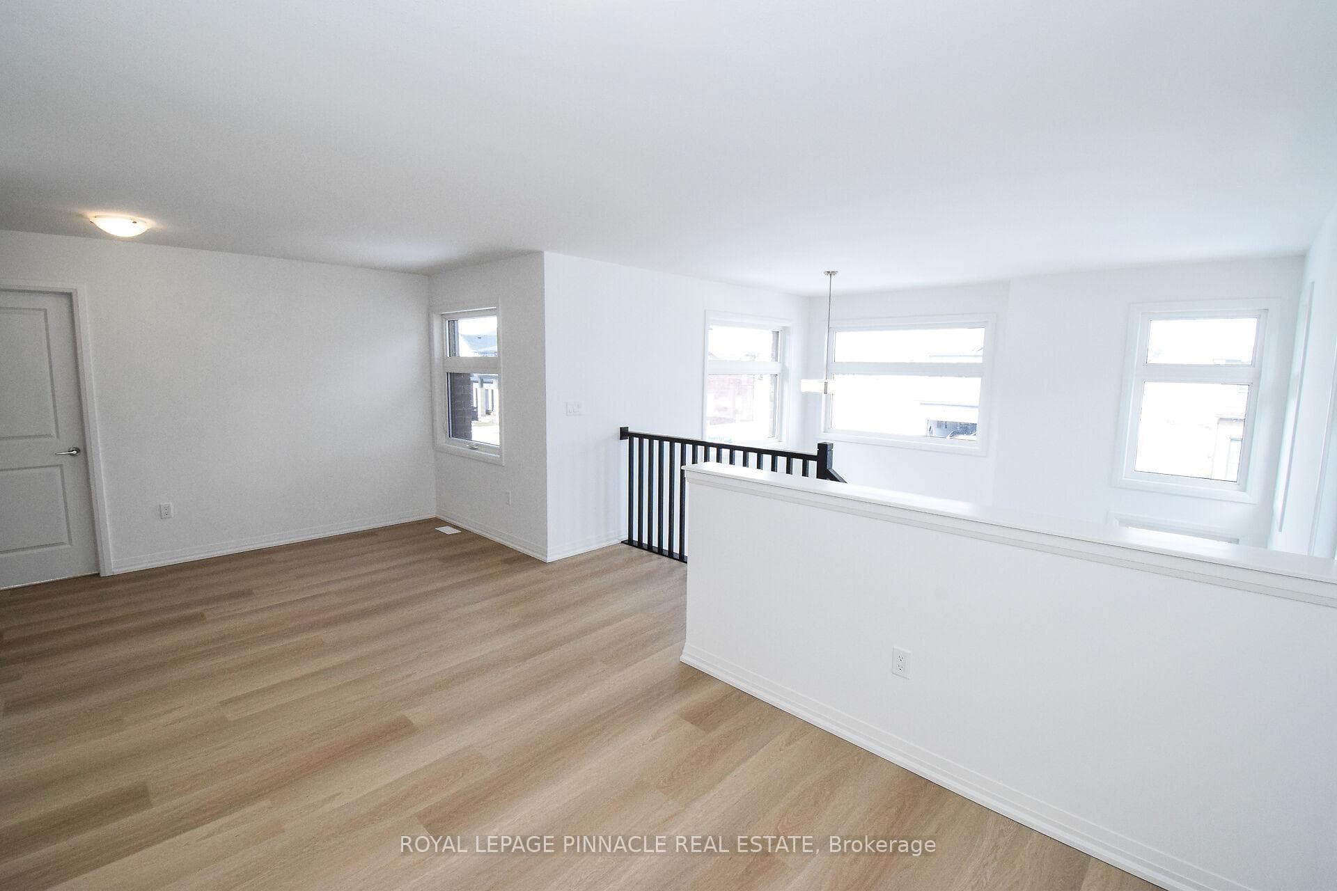96 Acacia Road photo 23