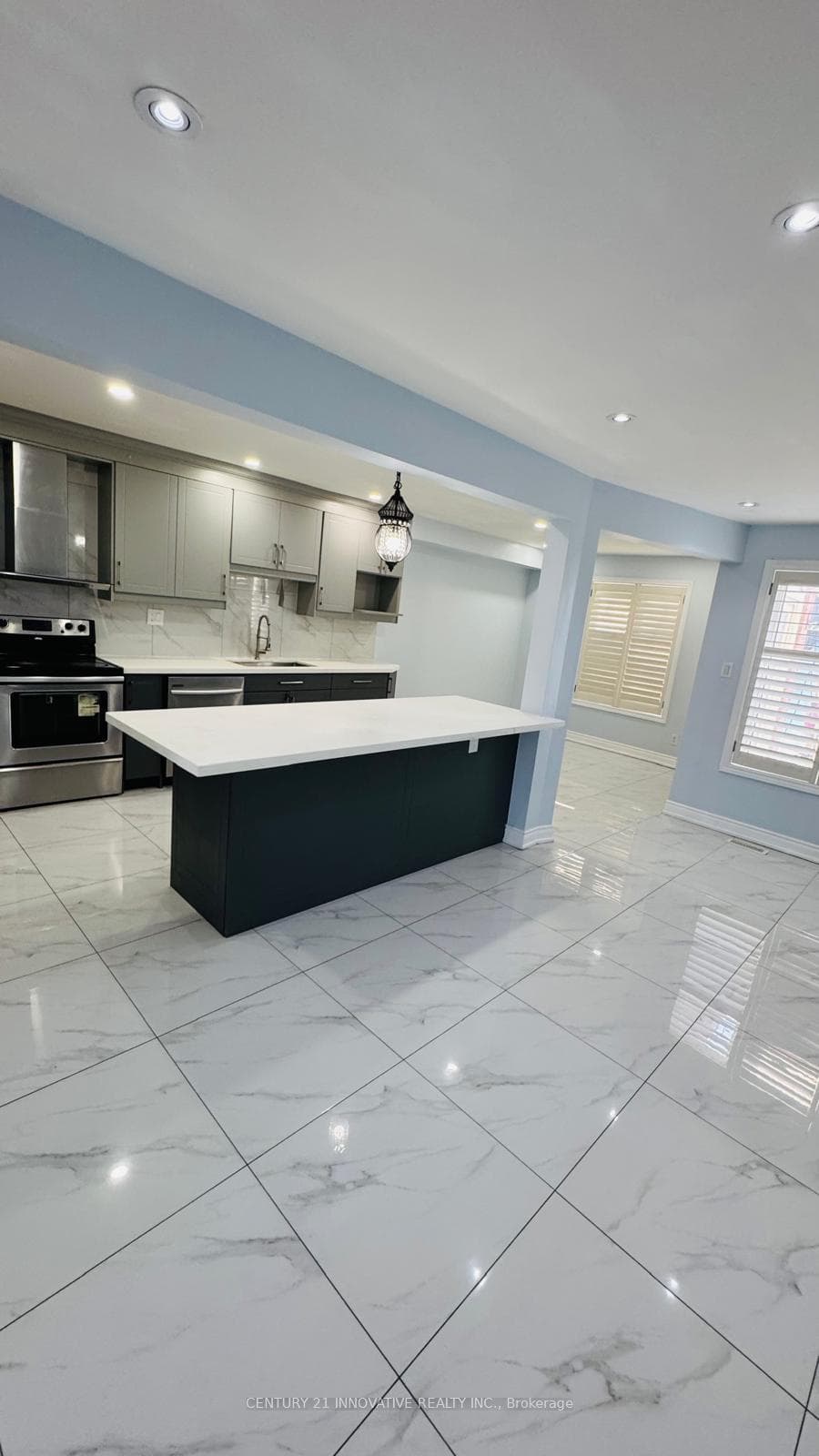 120 Robbinstone Drive photo 3