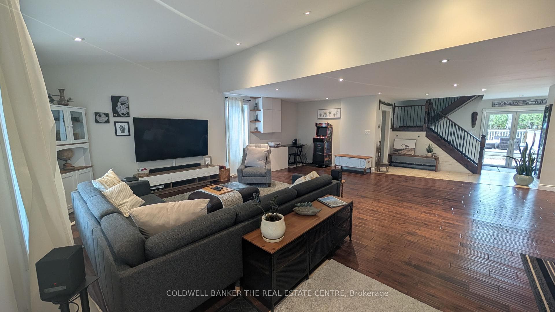 247 Poplar Avenue photo 4