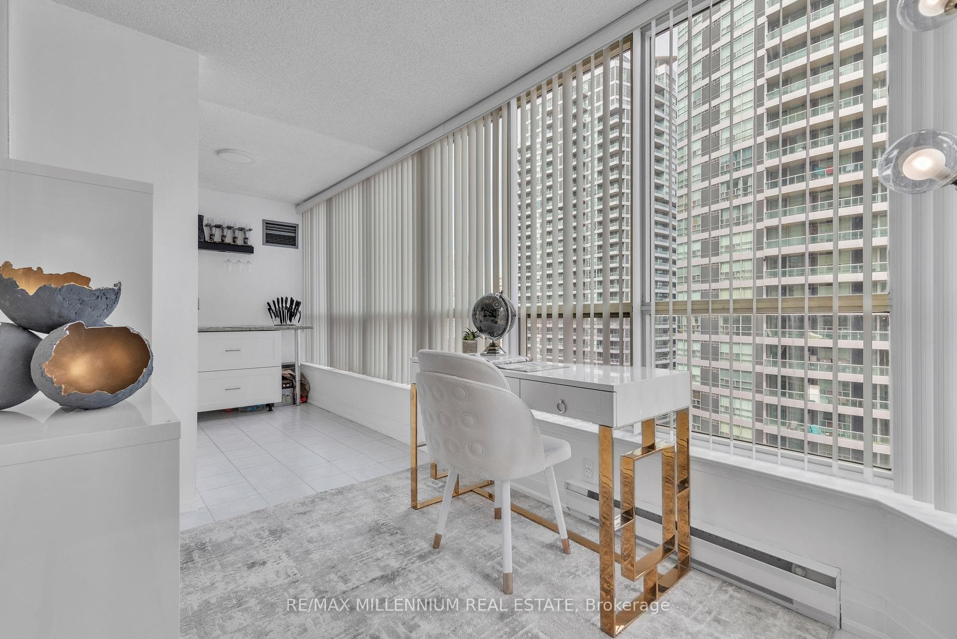 55 Elm Drive Unit 1211 photo 16