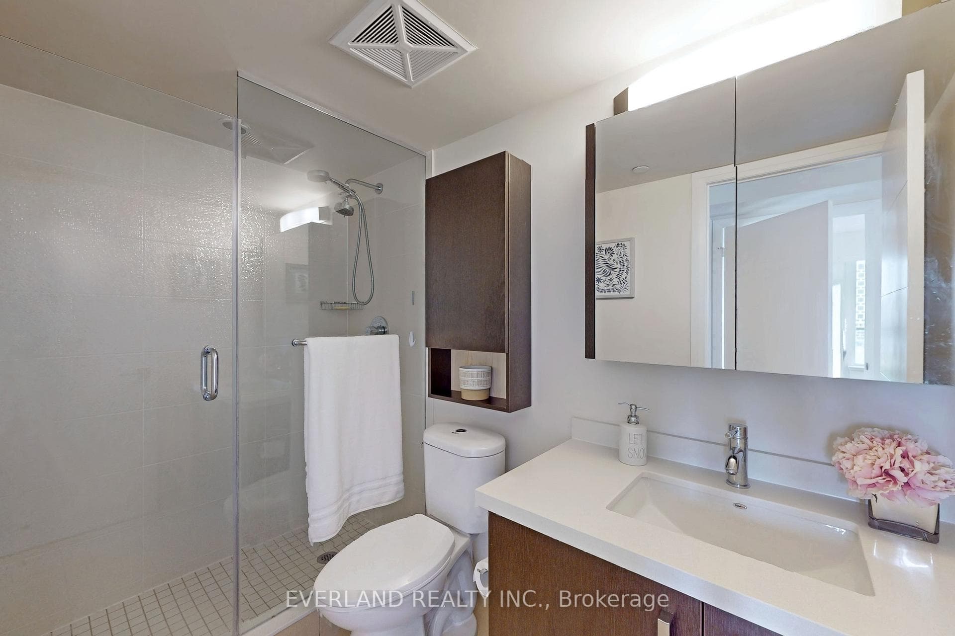 18 Uptown Drive Unit 1605 photo 24