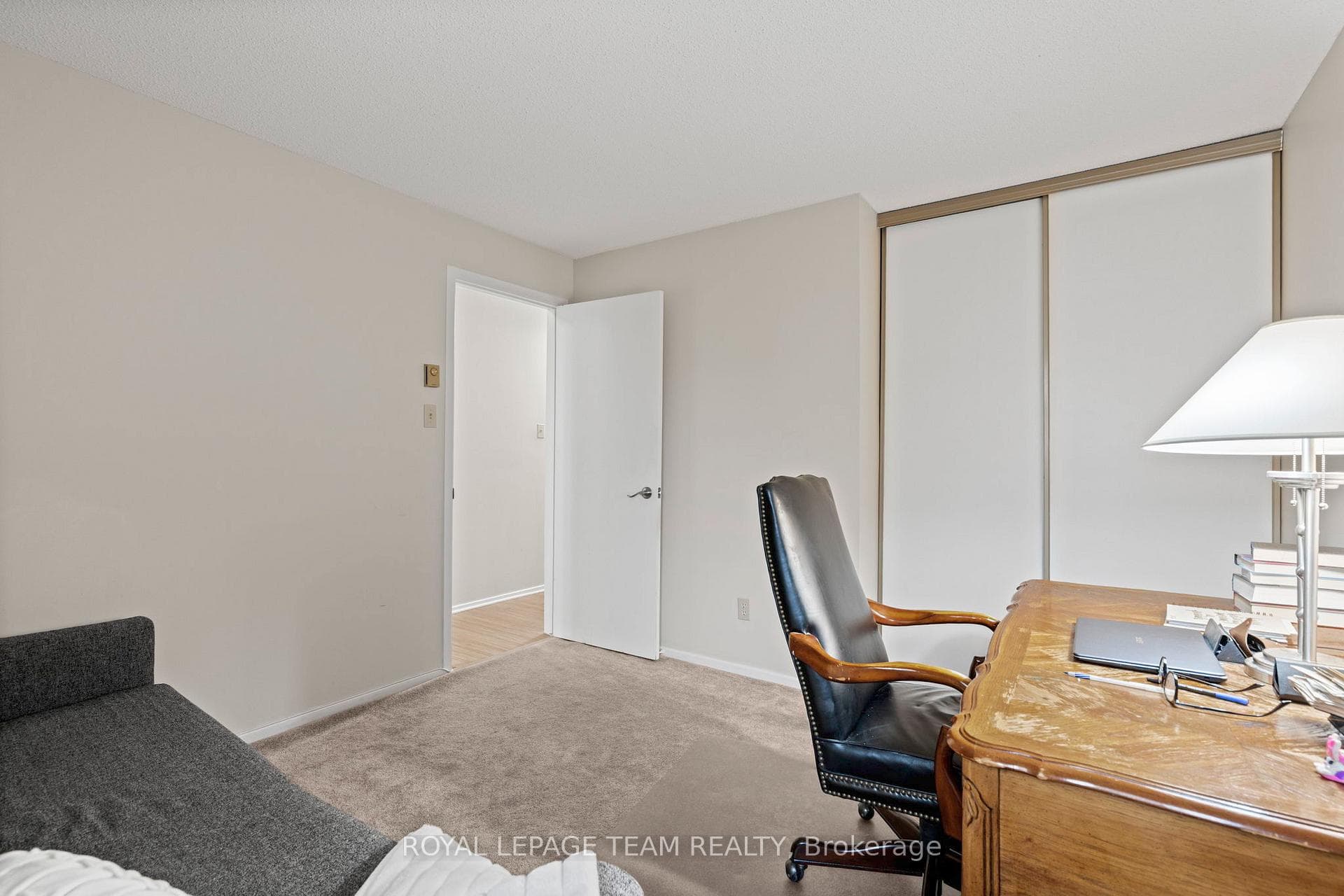 90 Haxby Private photo 17