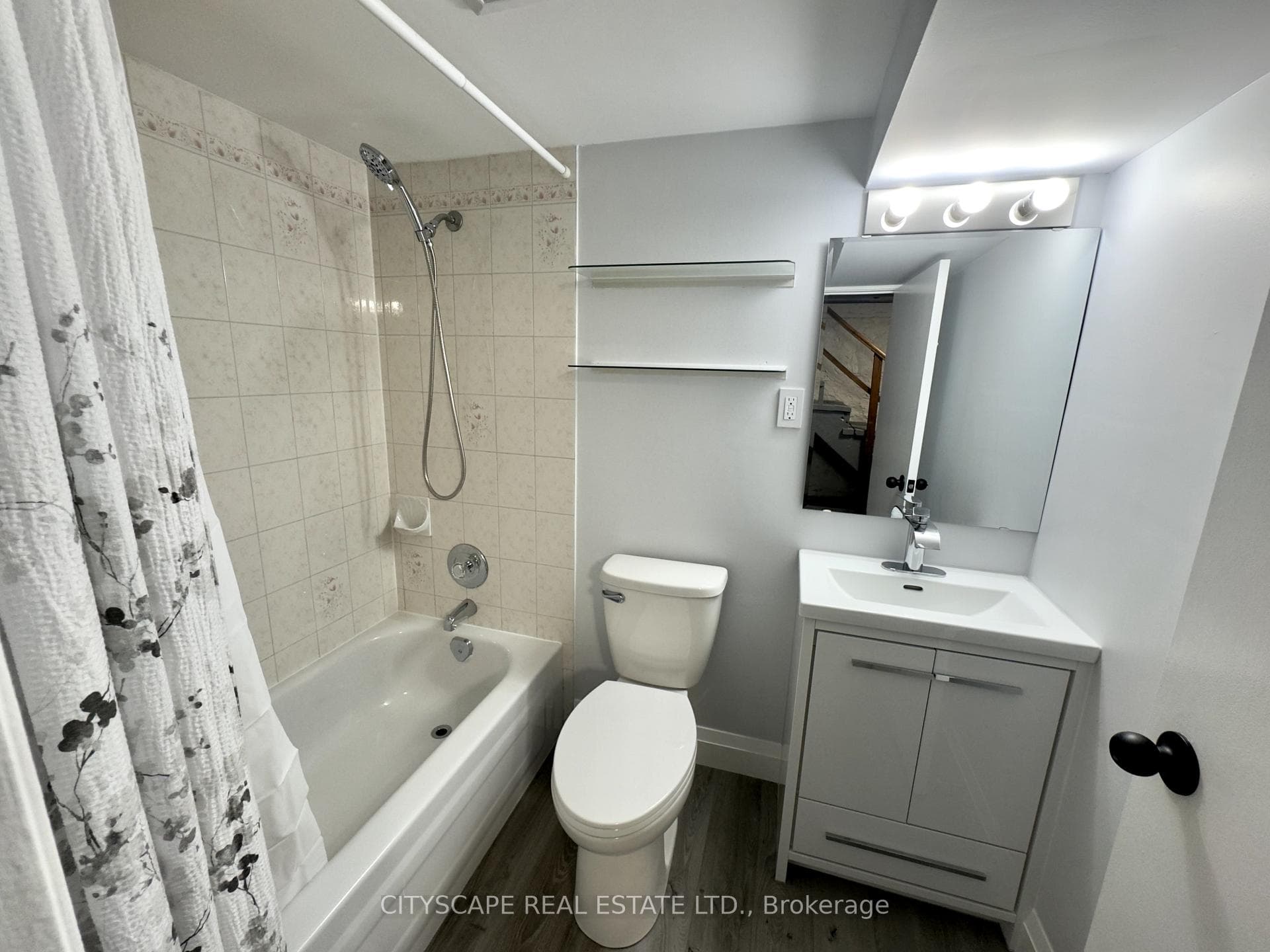 476 Lansdowne Avenue photo 17