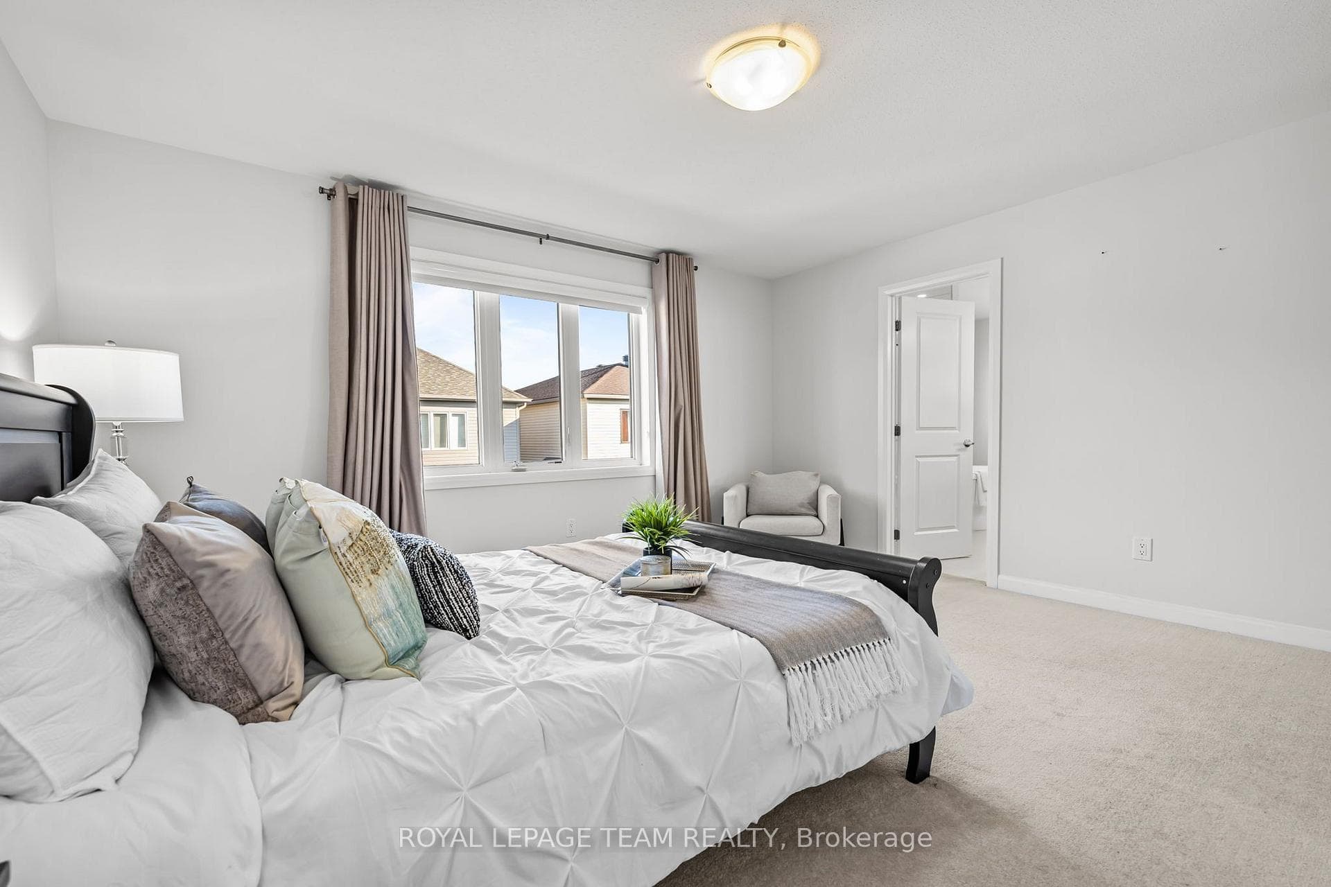 70 Ralph Erfle Way photo 17