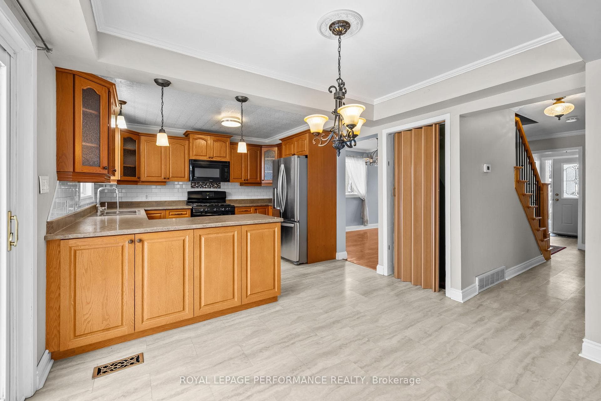 976 Laporte Street photo 11