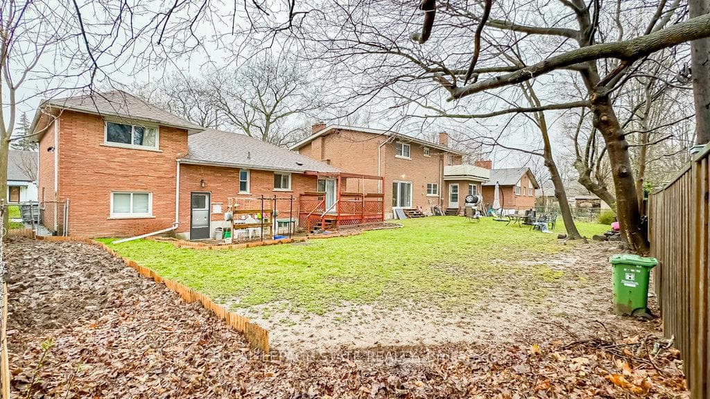 120 Stroud Road photo 25