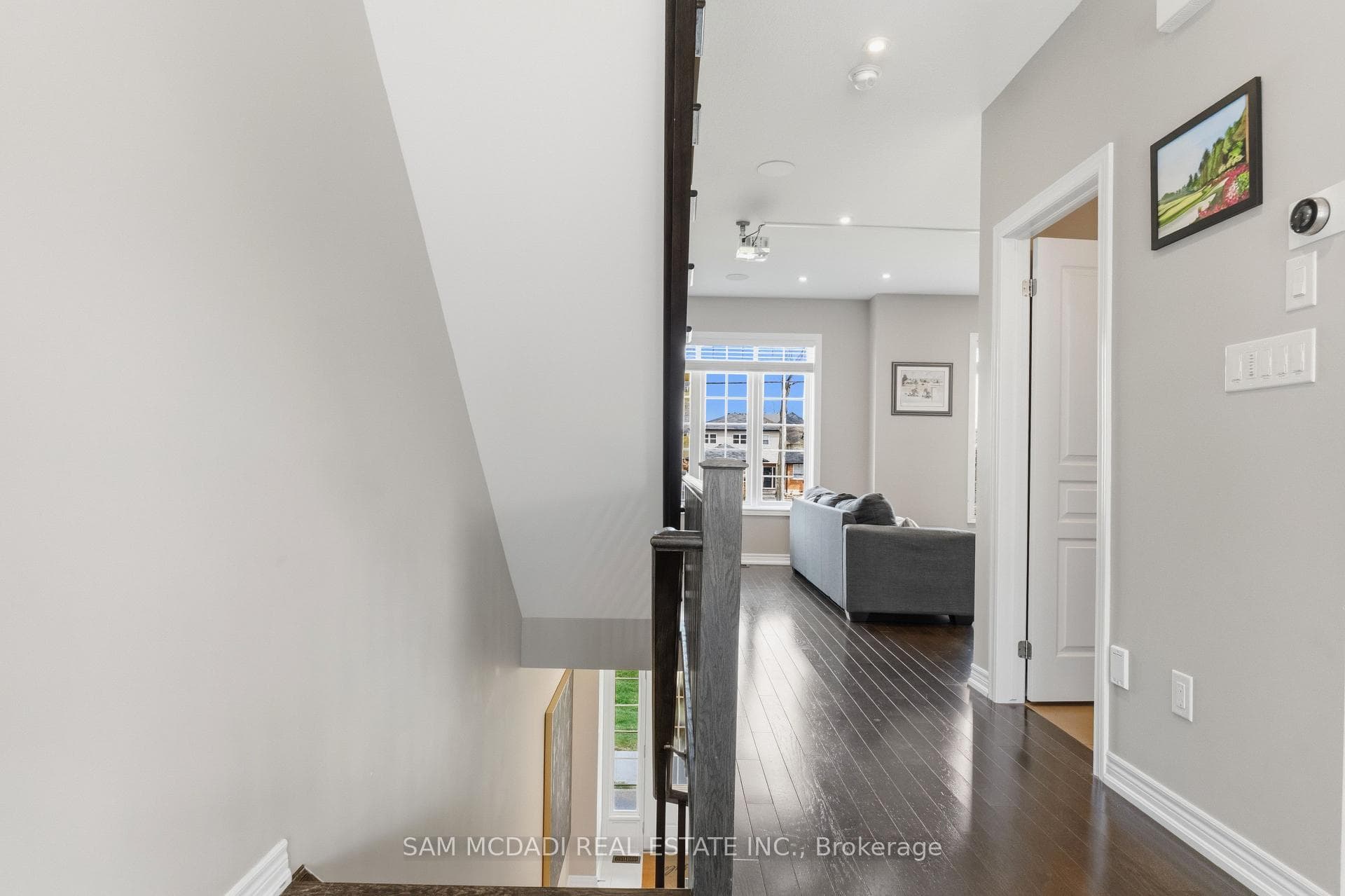 215 Dundas Street Unit 9 photo 5