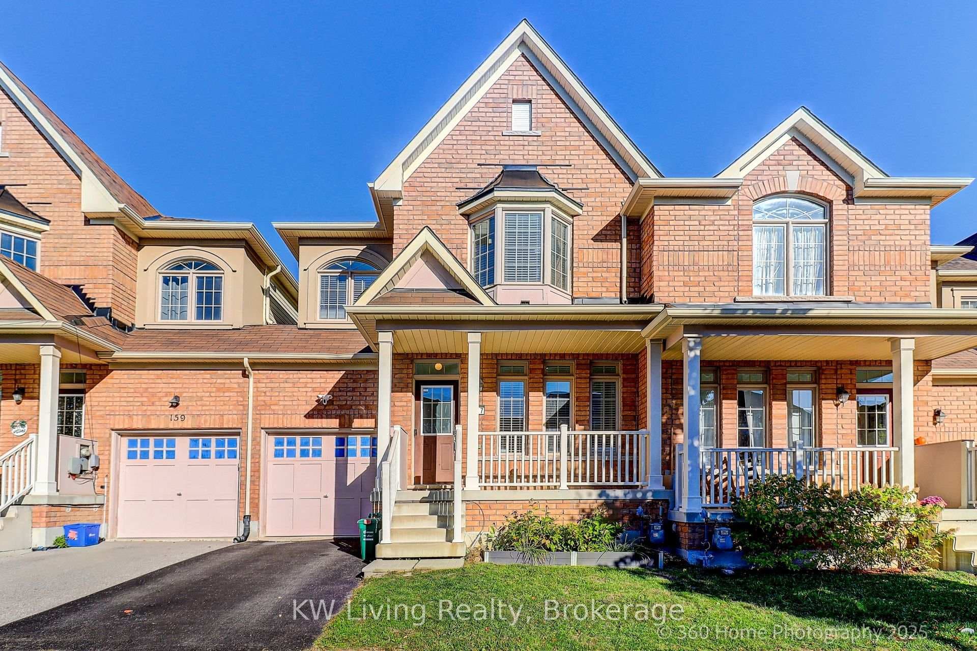 157 Hammersly Boulevard photo 1