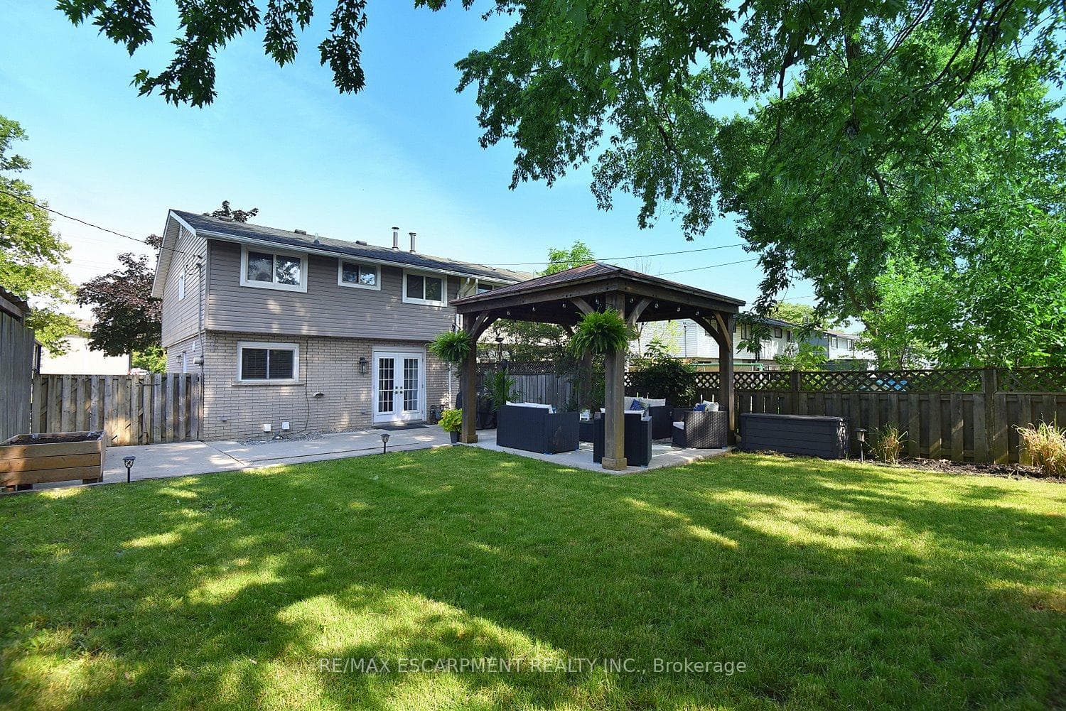 1091 Upper Wellington Street photo 35