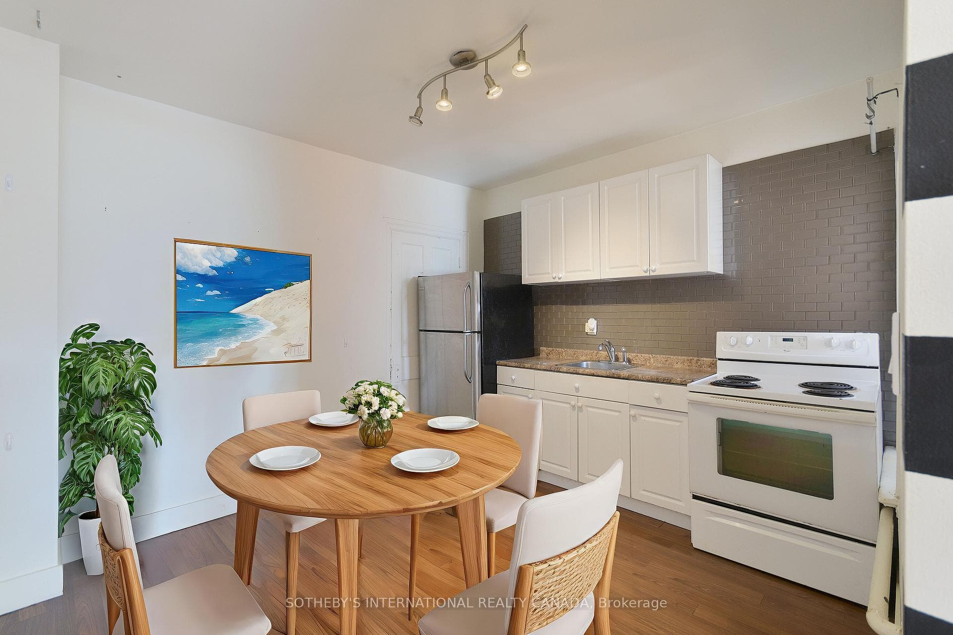 1155 Davenport Road photo 25