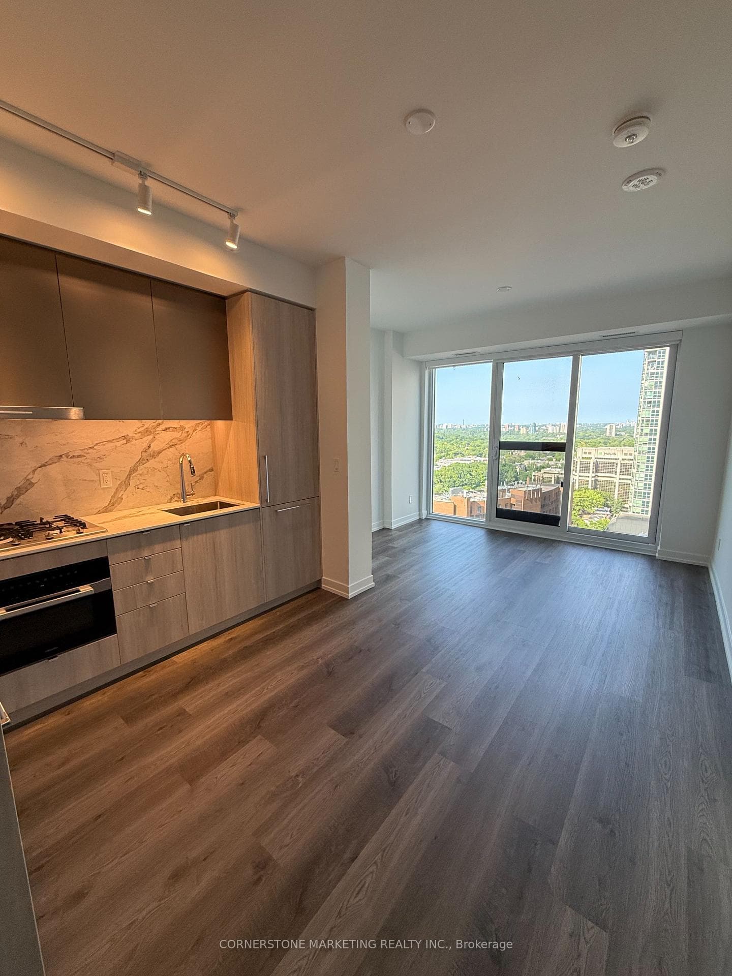 771 Yonge Street Unit 2707 photo 4