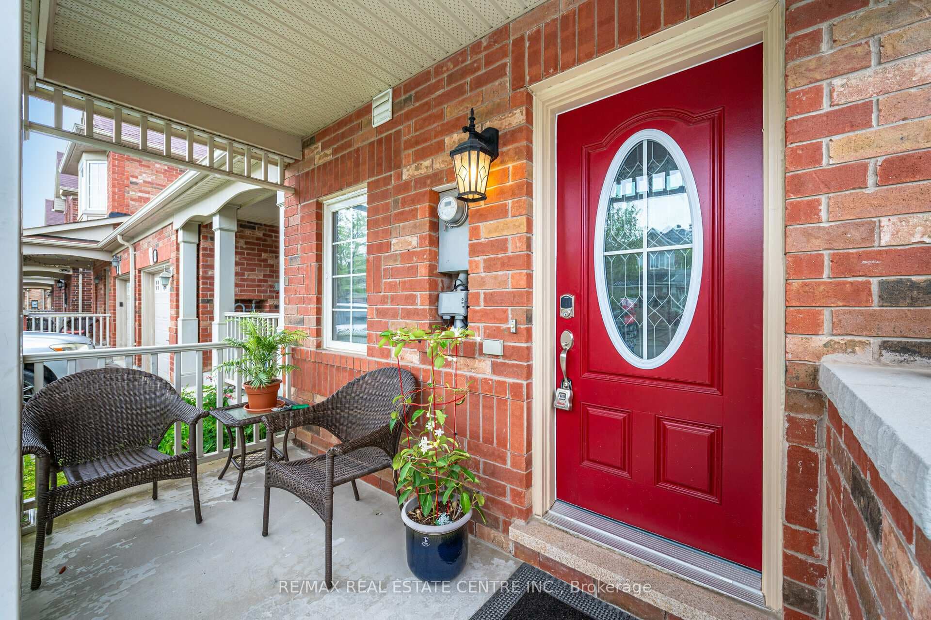806 Maquire Terrace photo 5