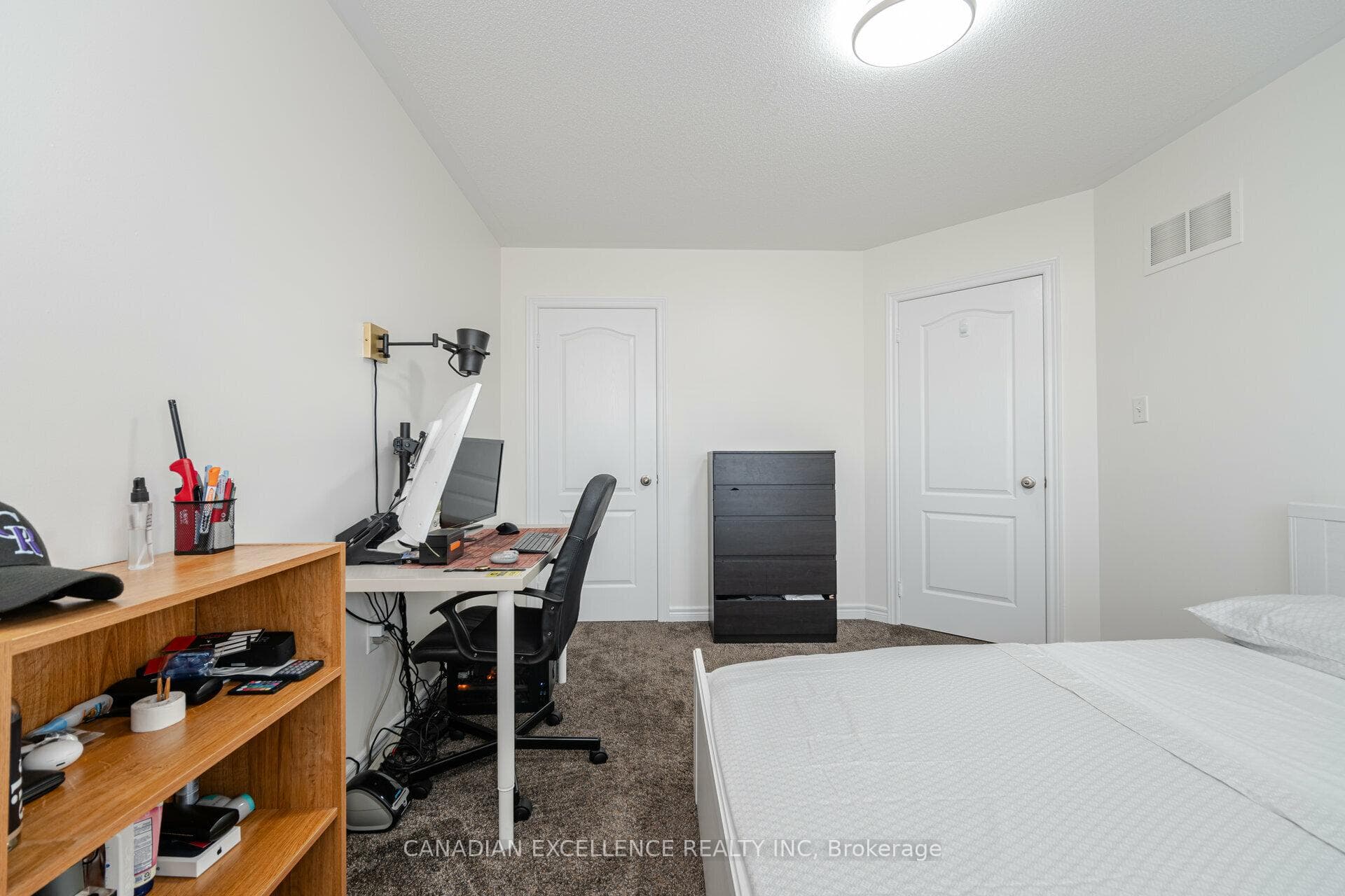 141 SWINDALE Drive photo 28