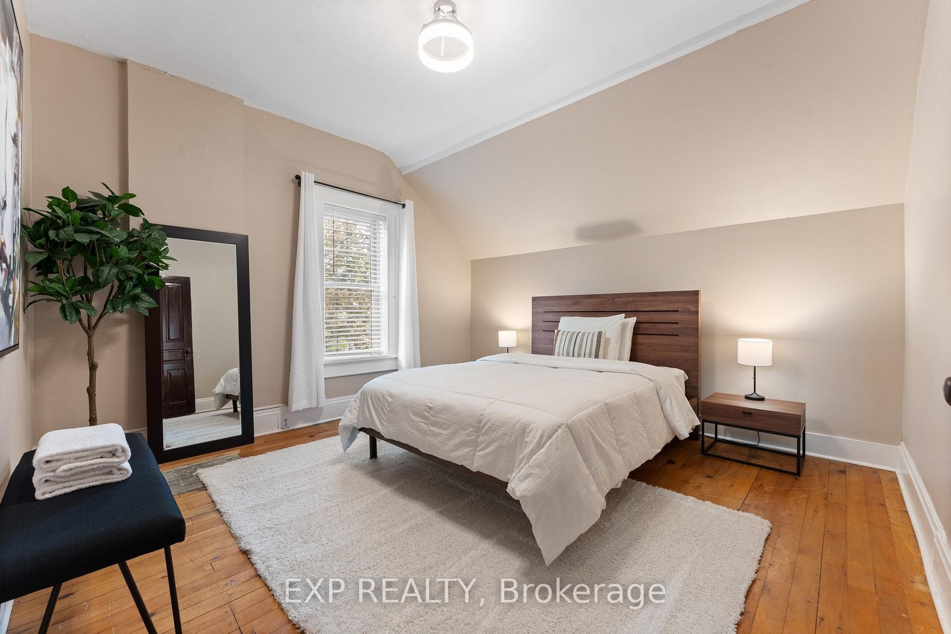 64 Avondale Avenue photo 29