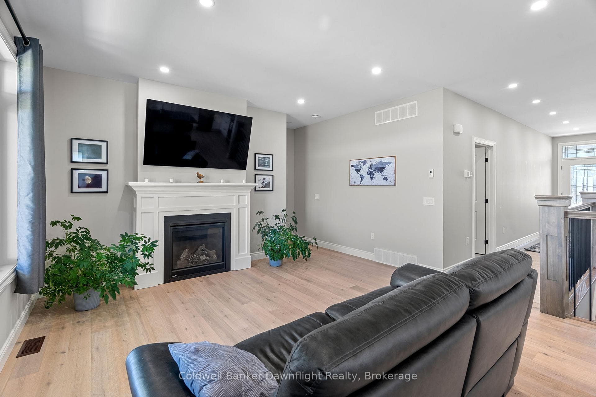 714 Gloria Street photo 9
