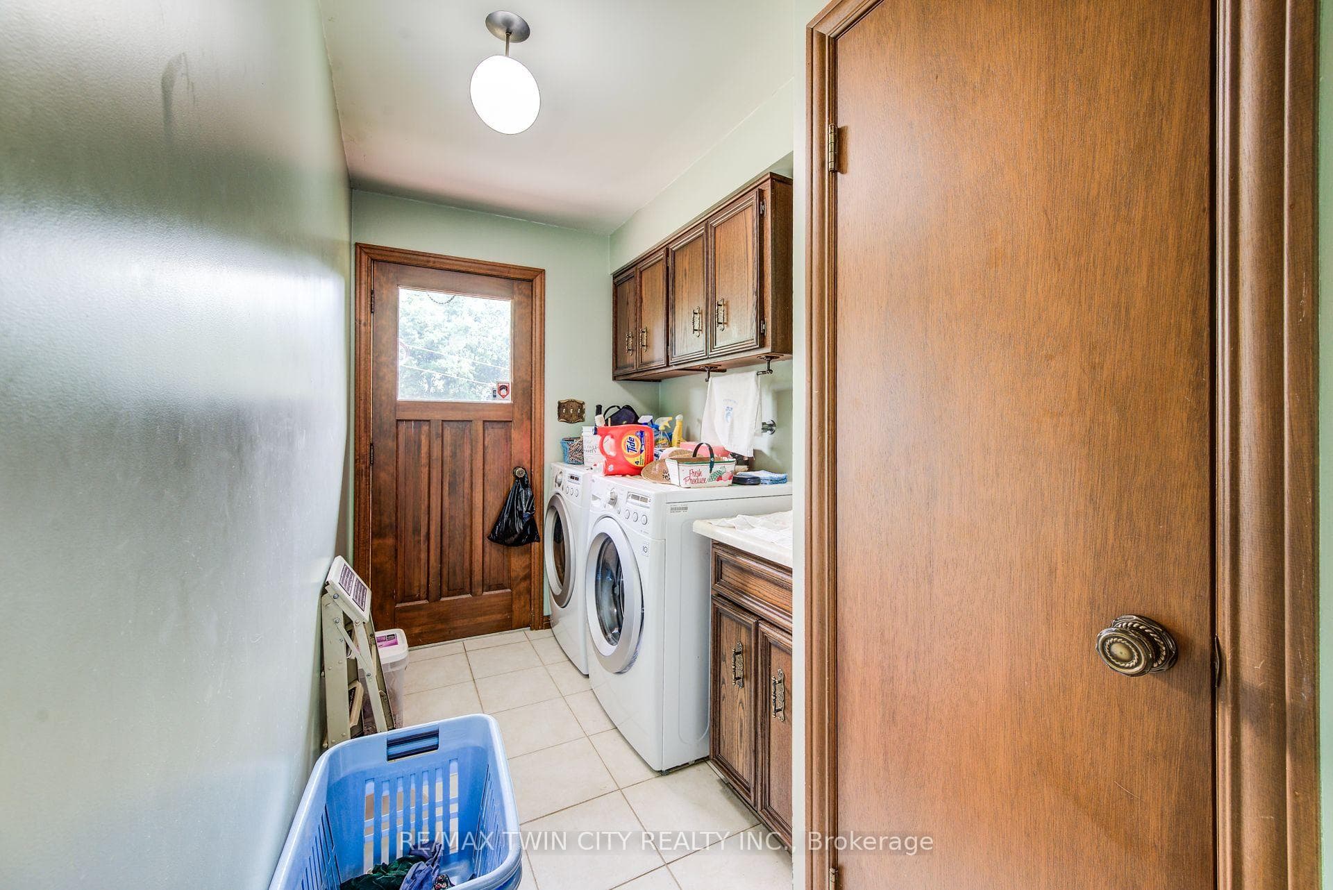 1177 Perth Street photo 6