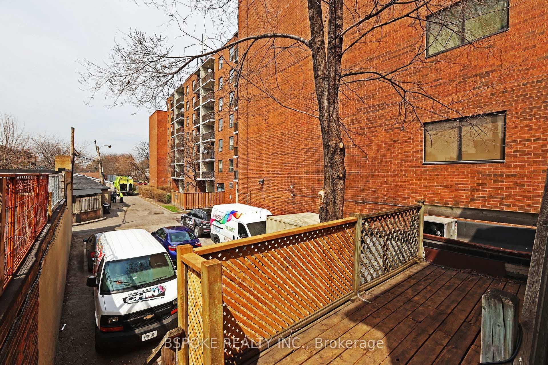 628 College Street Unit 2 photo 22