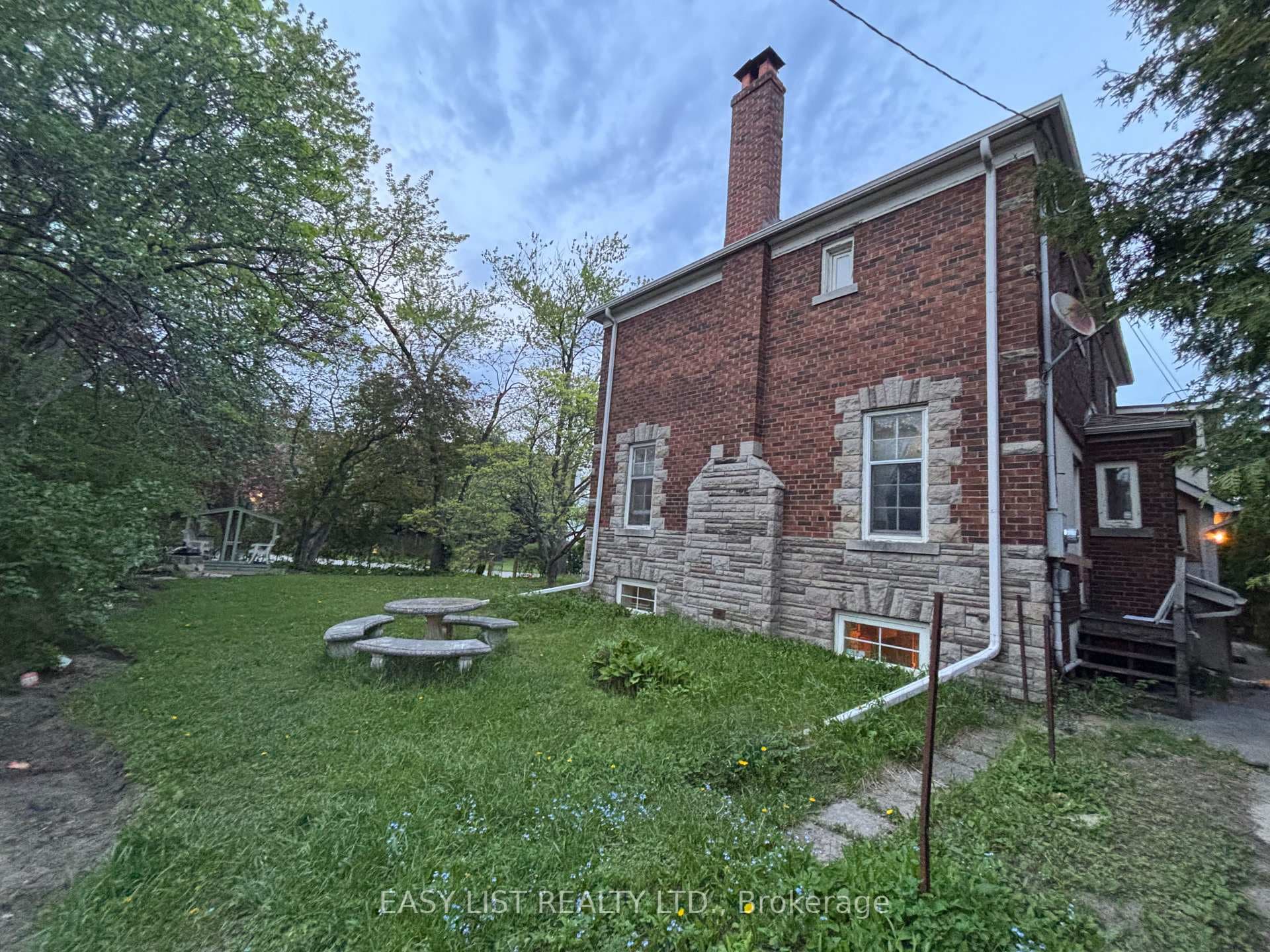 205 Ridley Boulevard photo 10