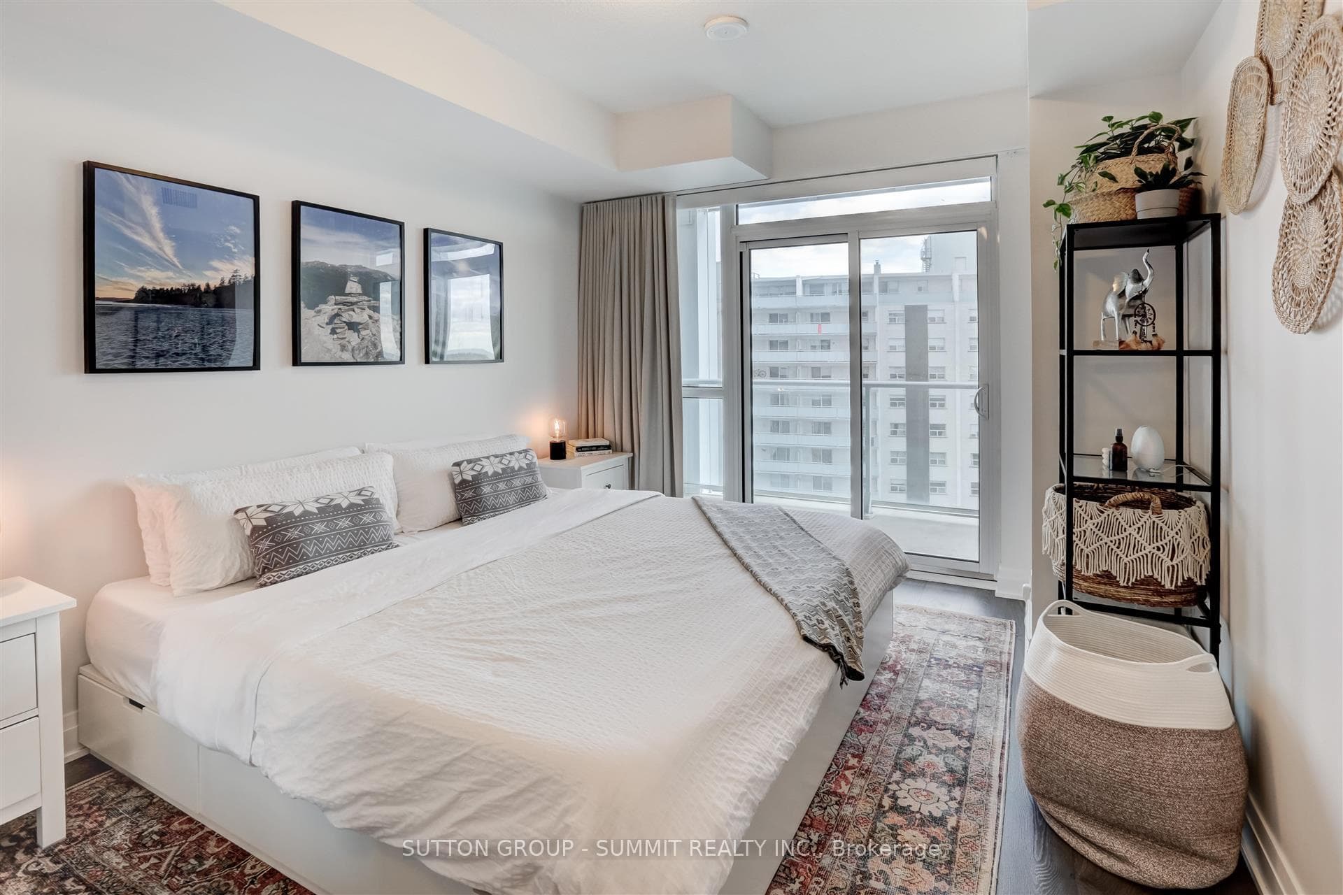 55 SPEERS Road Unit 709 photo 17