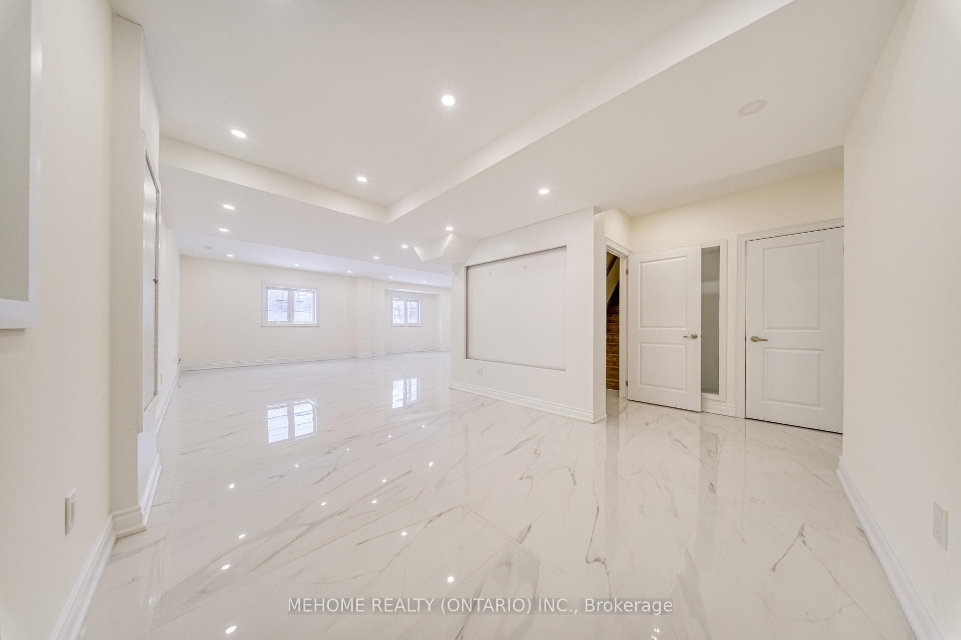51 Bridgepointe Court photo 33