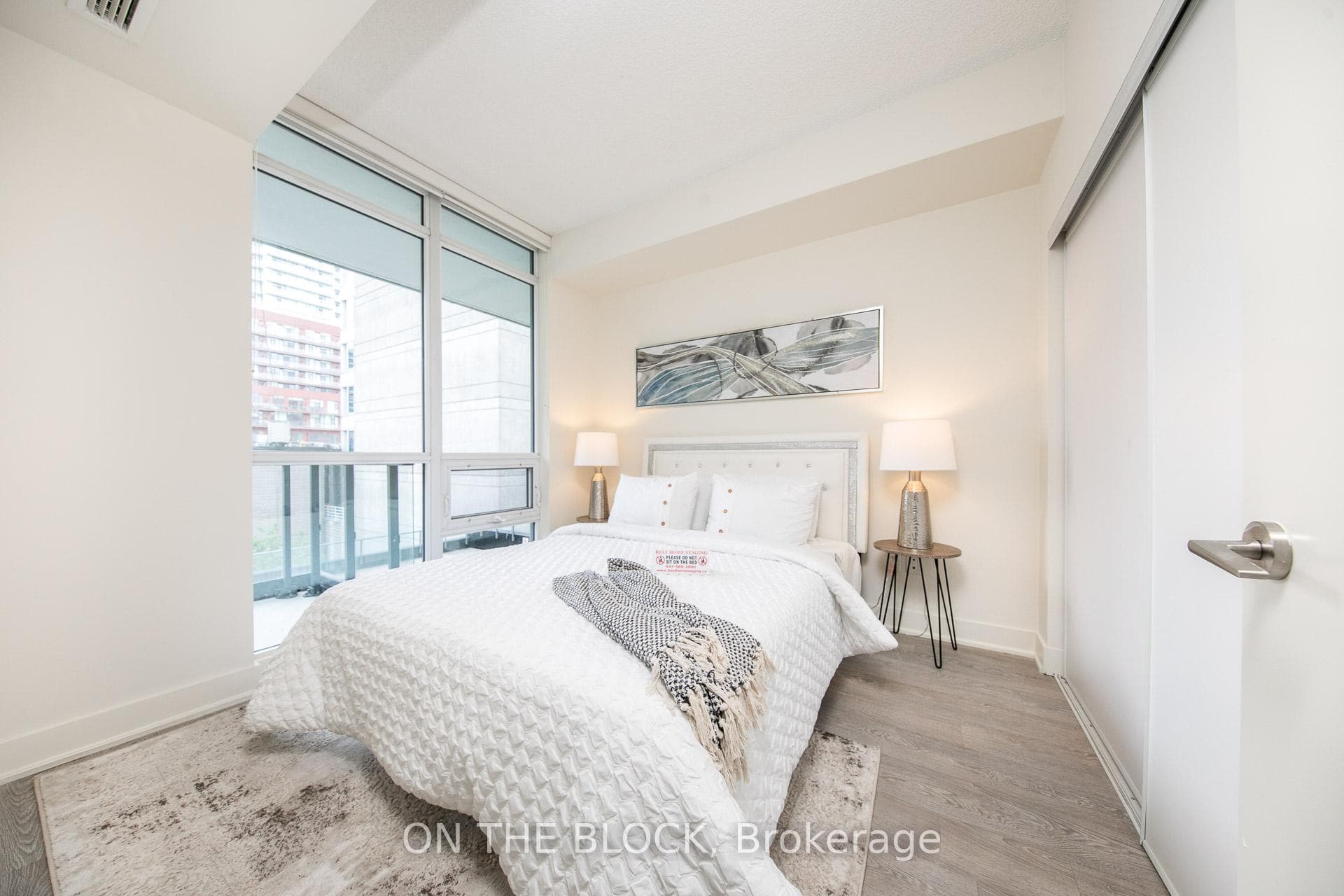 30 Roehampton Avenue Unit 412 photo 9