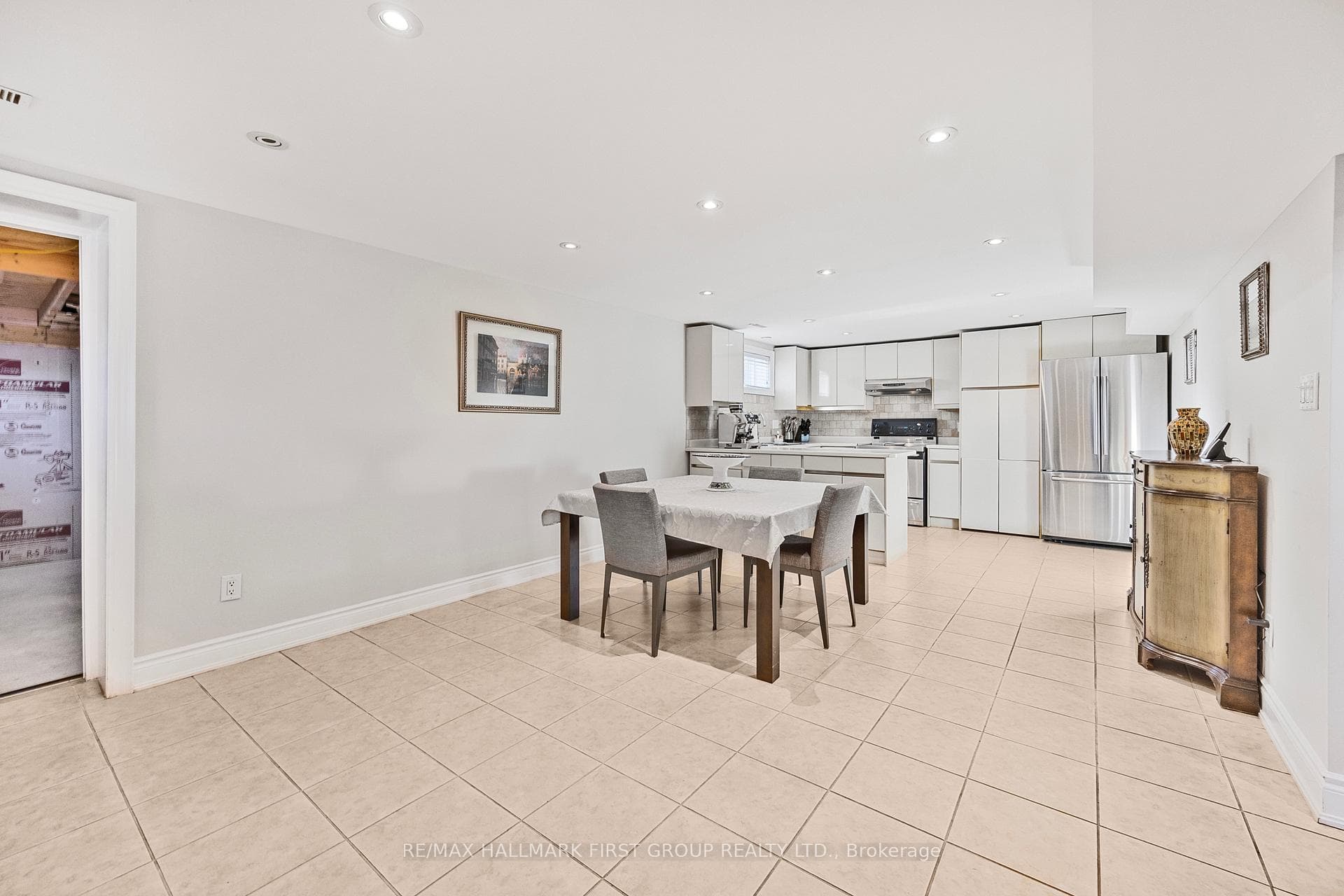 154 Fairglen Avenue photo 25