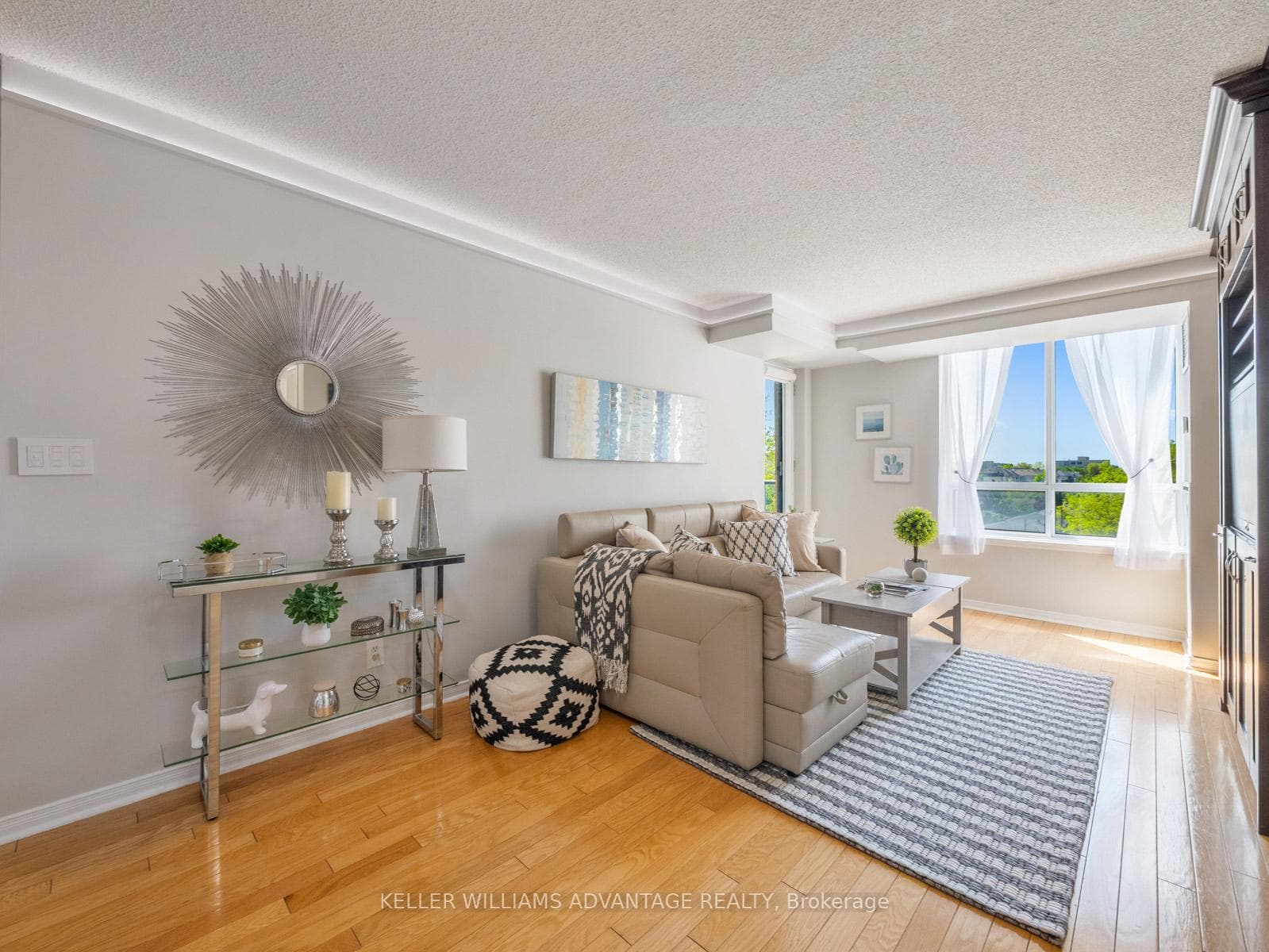 1733 Queen Street Unit 424 photo 15