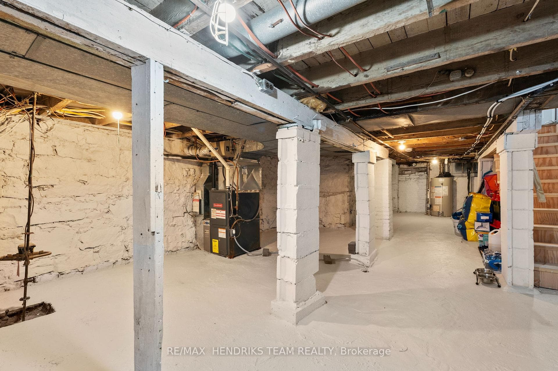 192 Wood Street photo 34