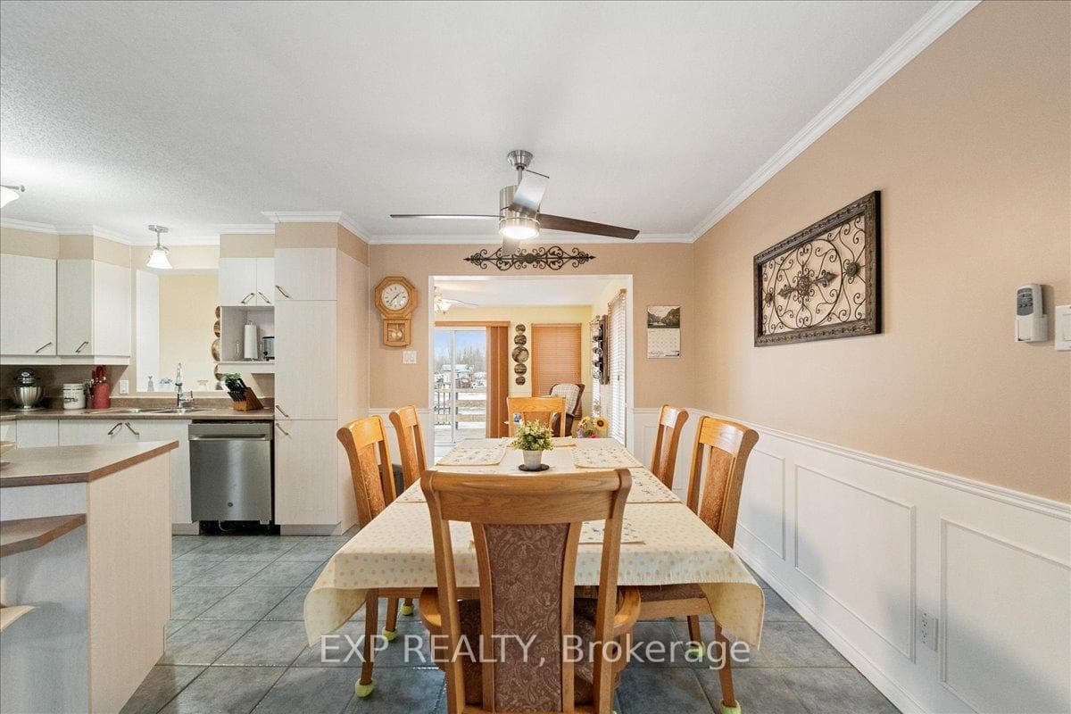 213 Longueuil Street photo 13