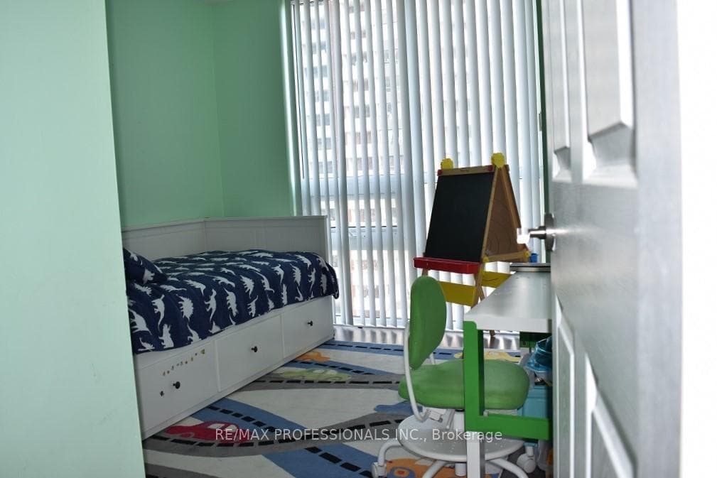 3 Michael Power Place Unit 803 photo 17