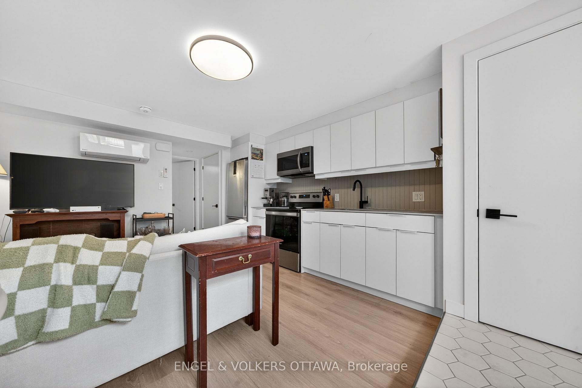 117 Carruthers Avenue Unit C photo 7