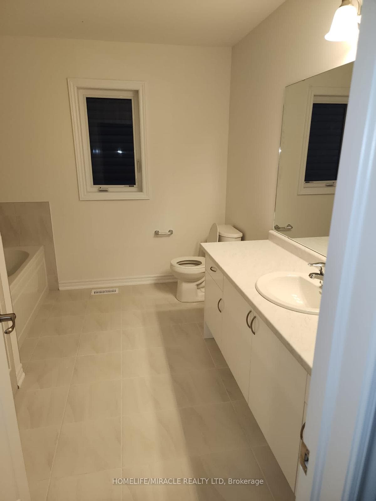35 Jenner Drive photo 3