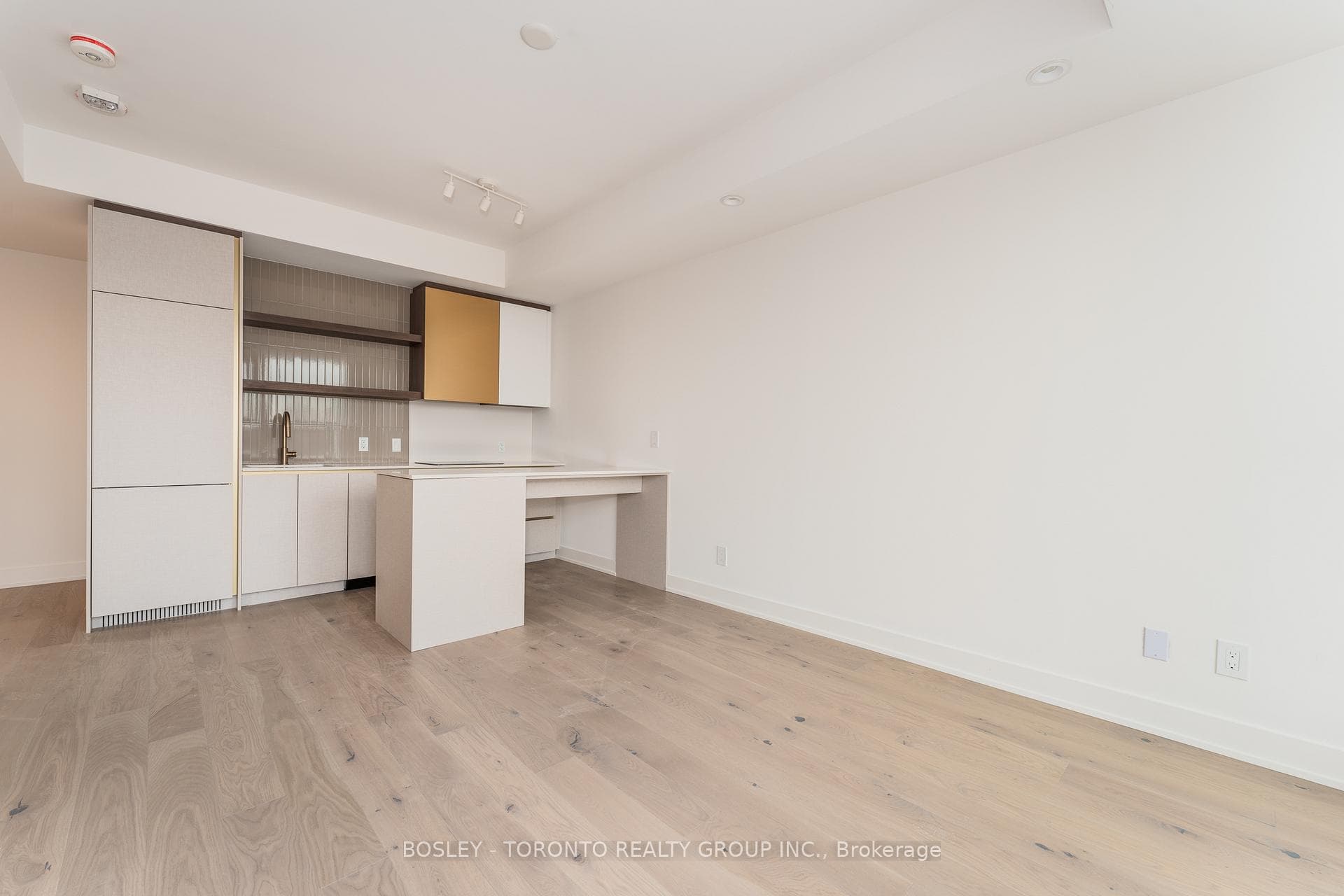 1285 Queen Street Unit 504 photo 13