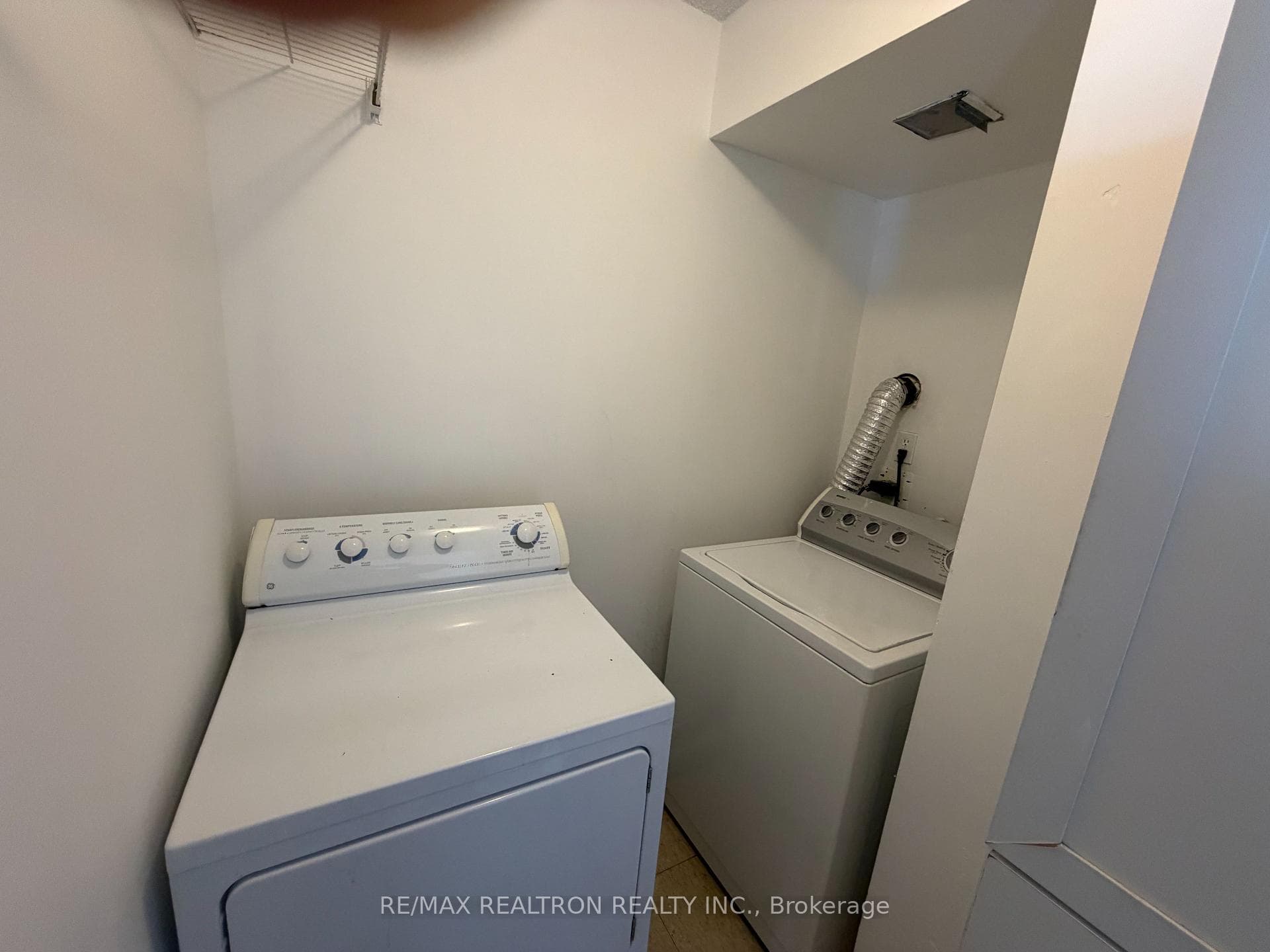 Ensuite Laundry