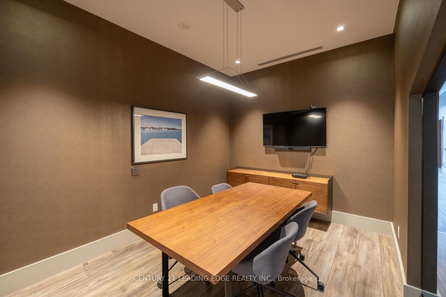2550 Simcoe Street Unit 202 photo 19