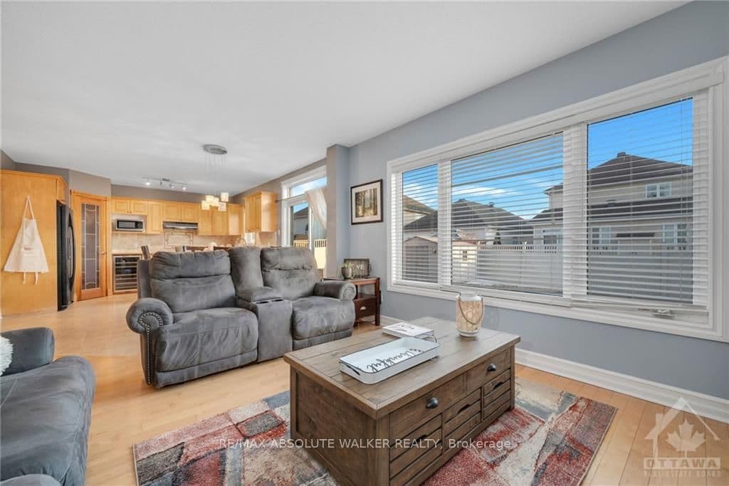 1116 LUESBY Crescent photo 11
