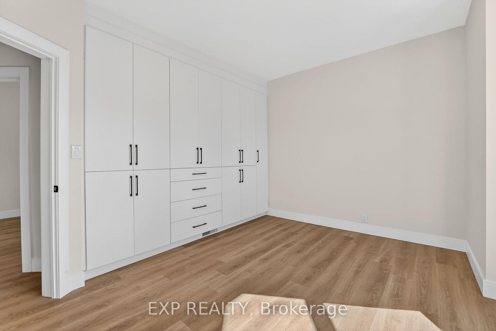 142 Avondale Street photo 30