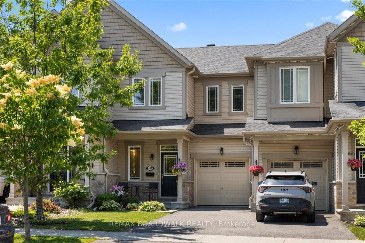 446 Meadowbreeze Drive photo 1