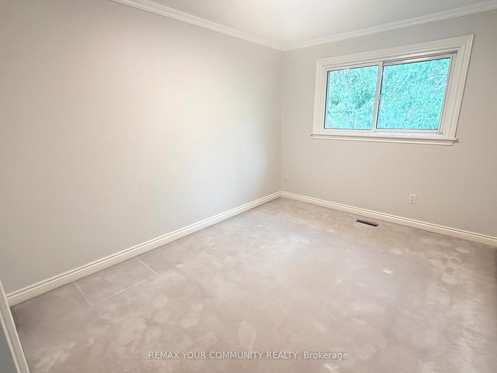 133 Stillwater Crescent photo 15