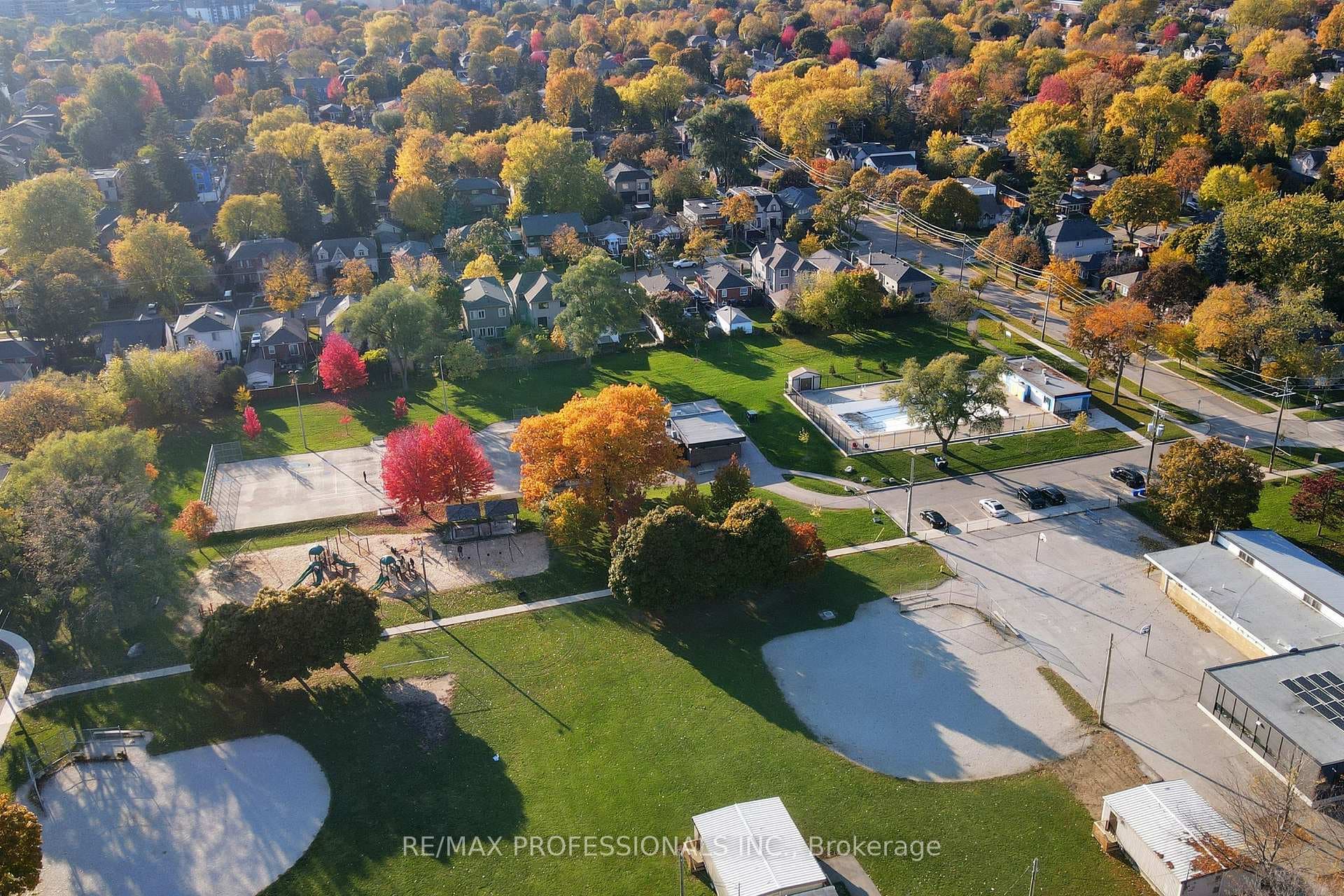 110 Shaver Avenue photo 40
