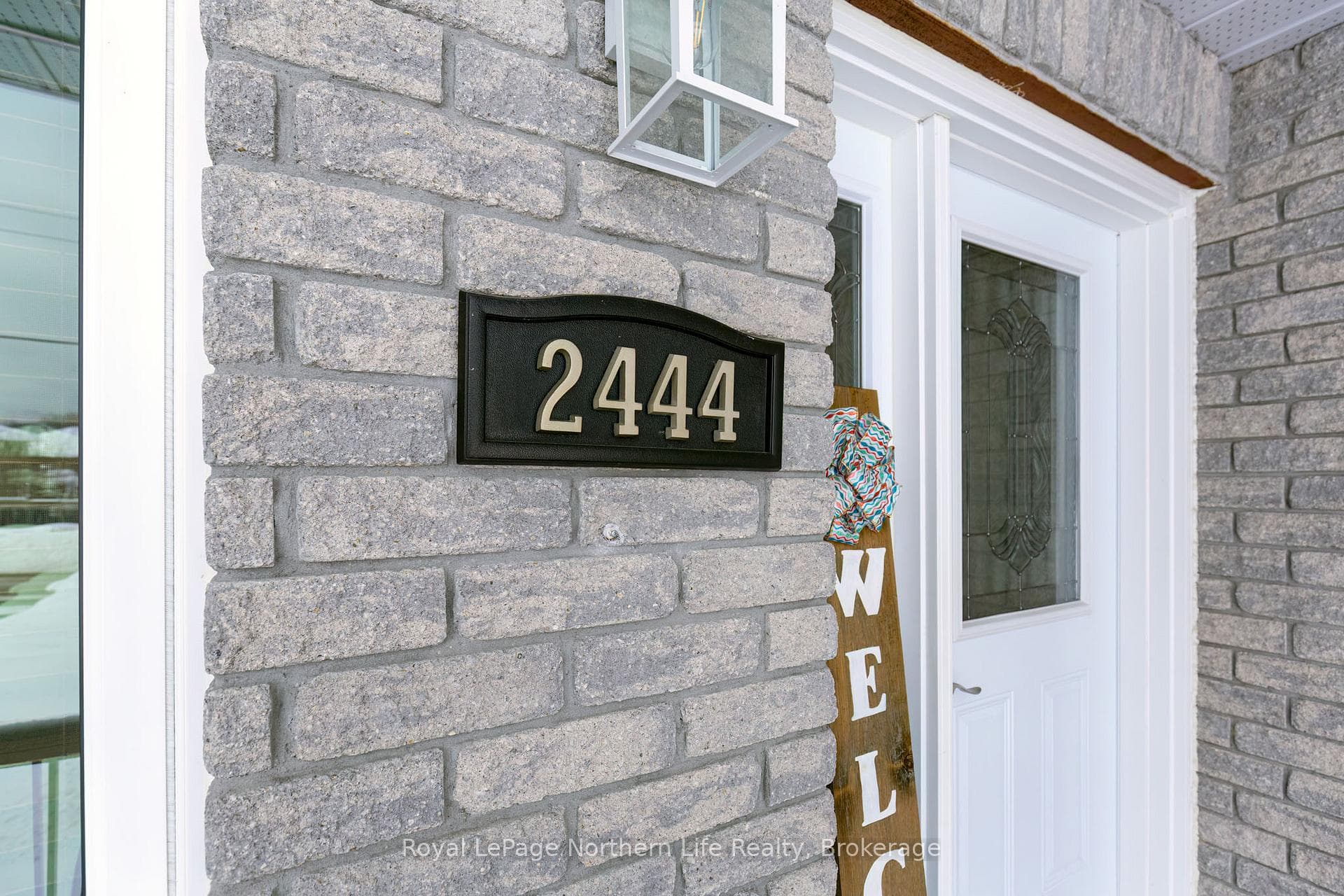 2444 Connaught Avenue photo 4