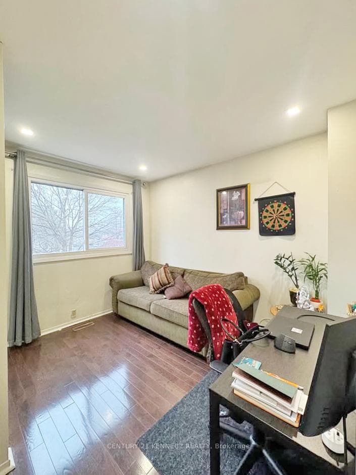 68 Greenleaf Terrace photo 9