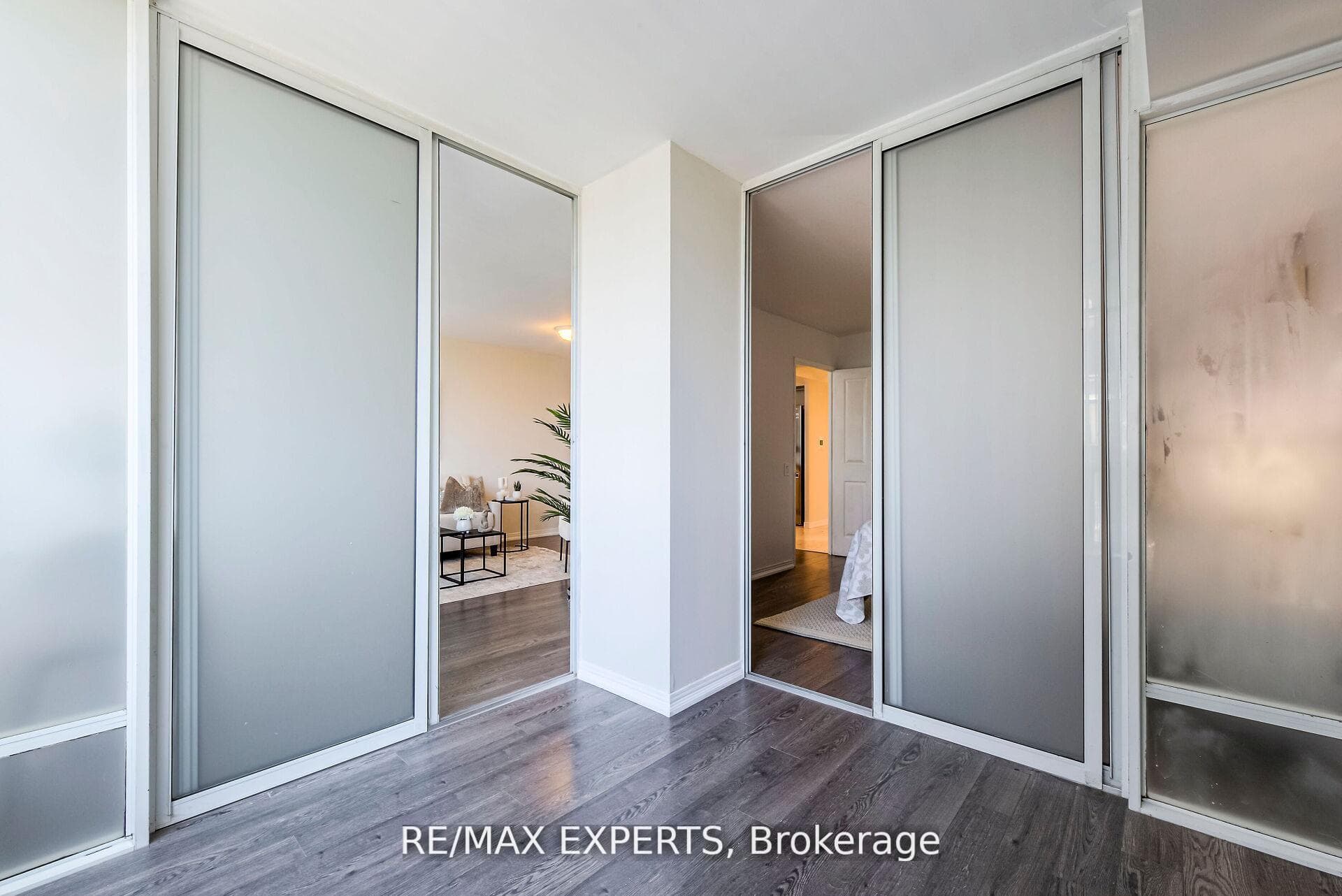 942 Yonge Street Unit 1006 photo 31