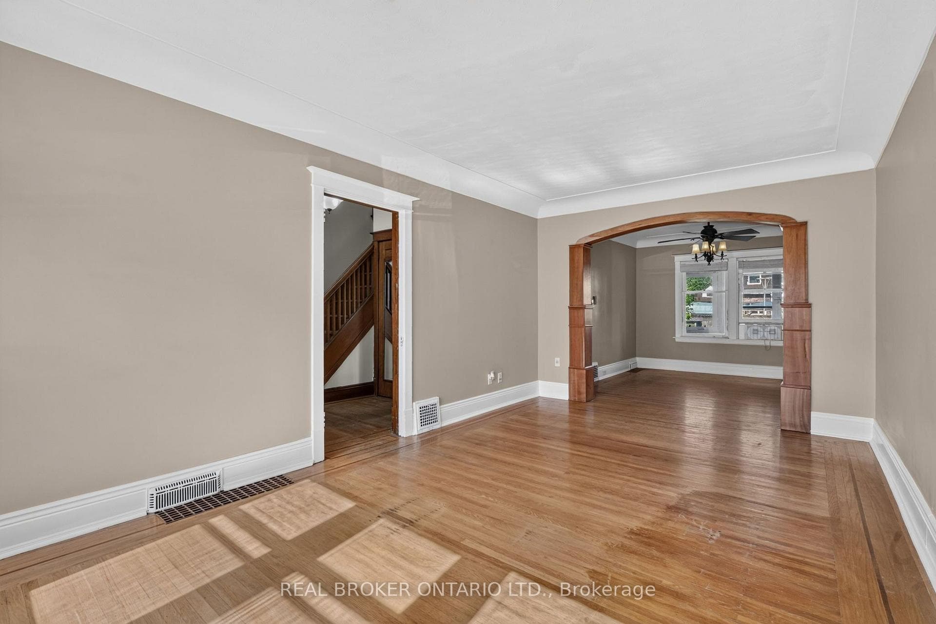 72 Houghton Avenue photo 9