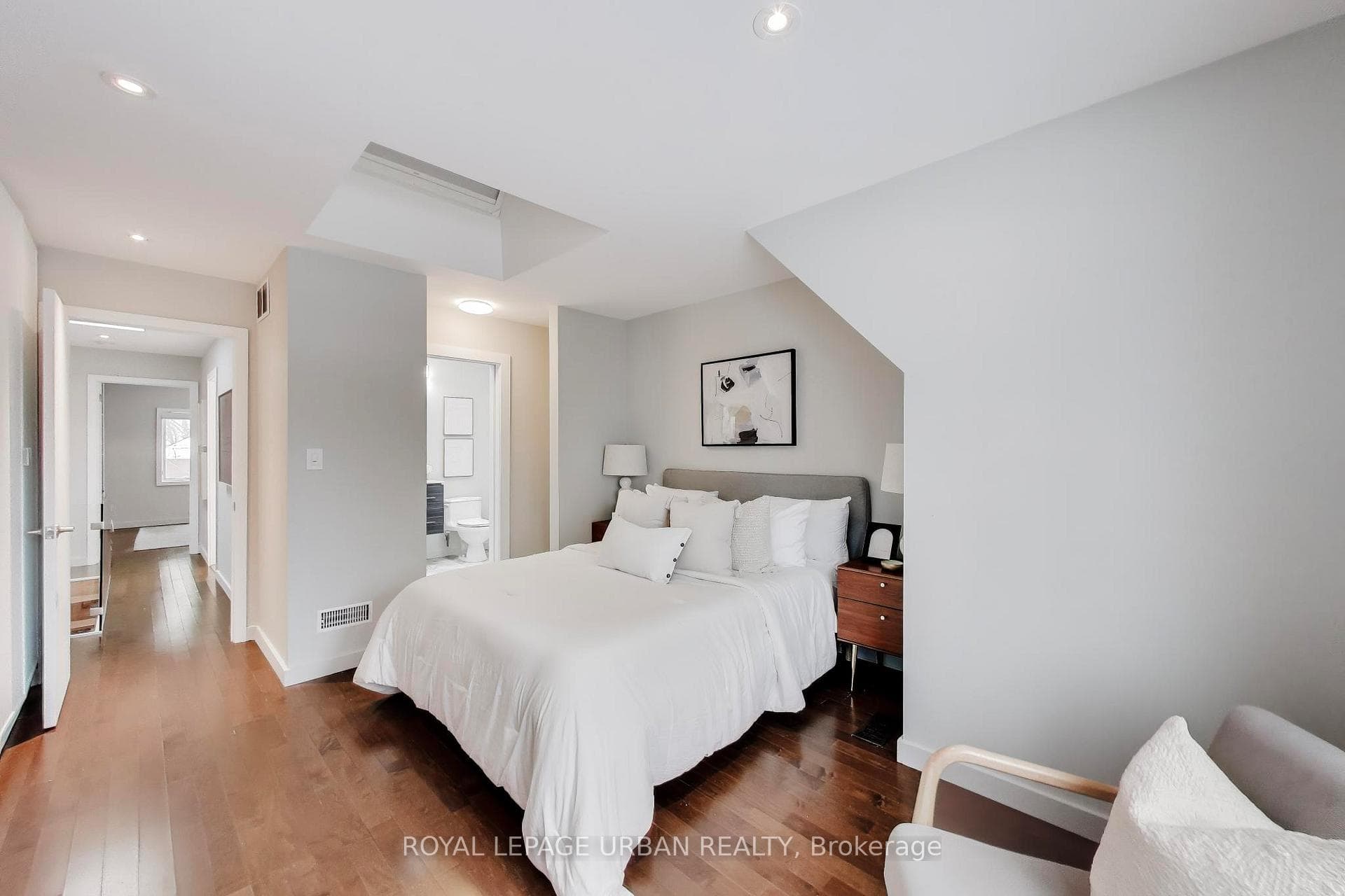 132 Mortimer Avenue photo 17