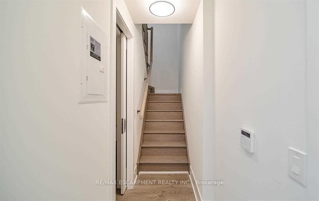 80 Vanauley Street Unit 120 photo 7