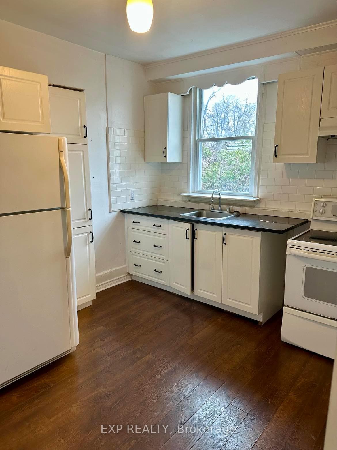 502 Richardson Avenue Unit 1 photo 5