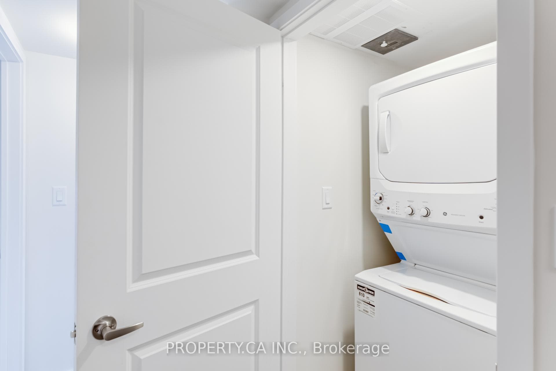 2550 Castlegate Crossing N/A Unit 304 photo 27